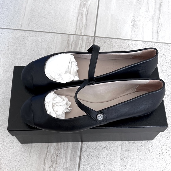 Authentic Chanel black leather Mary Jane sz 38 worn once - Picture 2 of 10